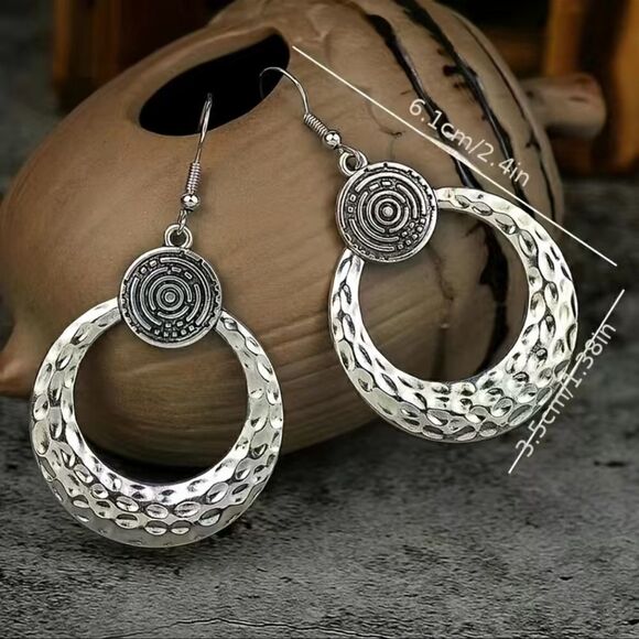 Vintage Style Zinc Alloy Silver Plated Hollow Dangle Earrings NWT - Picture 2 of 4